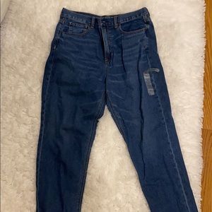 AE Mom jeans never worn!